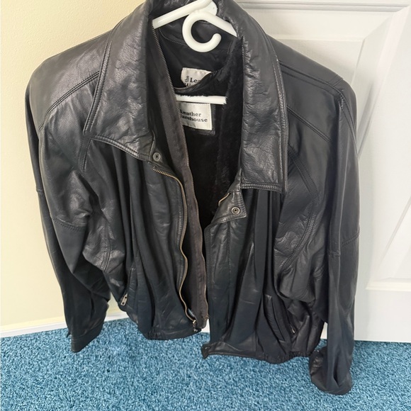 Men's Black Leather Jacket. Designer w lining. Genuine leatherNew